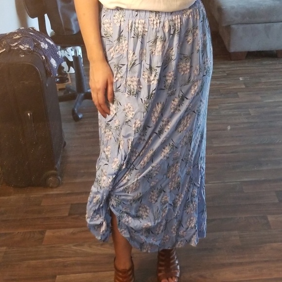 Floral maxi skirt - Picture 2 of 4